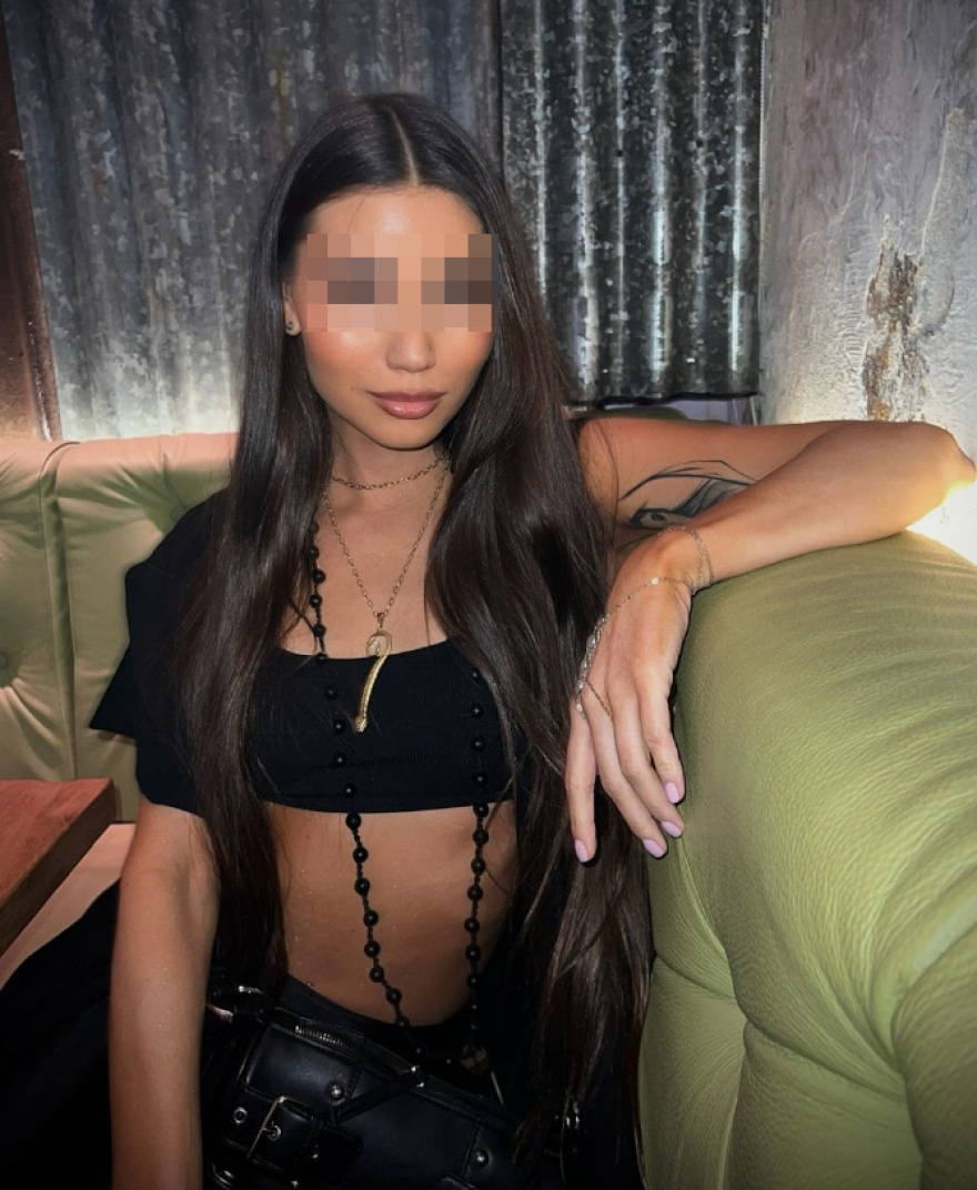 Μύκονος: Η εντυπωσιακή DJ που φέρεται να «έσπρωχνε» μαζί με Πολωνούς ναρκωτικά στο νησί - Το menu και οι τιμές