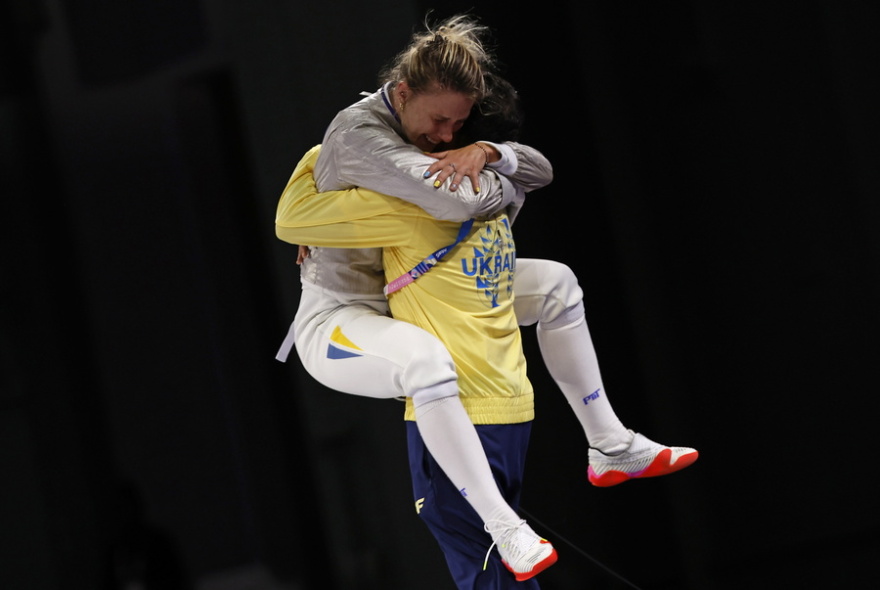 Ολυμπιακοί Αγώνες: Αυτό το μετάλλιο είναι για τους αθλητές που δολοφόνησε η Ρωσία - Δείτε βίντεο