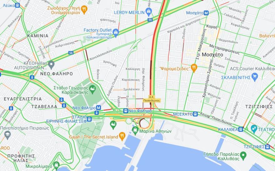 Φωτιά σε μηχανή στην έξοδο του Κηφισού στο Φάληρο - Έλιωσε το προστατευτικό plexiglass του δρόμου