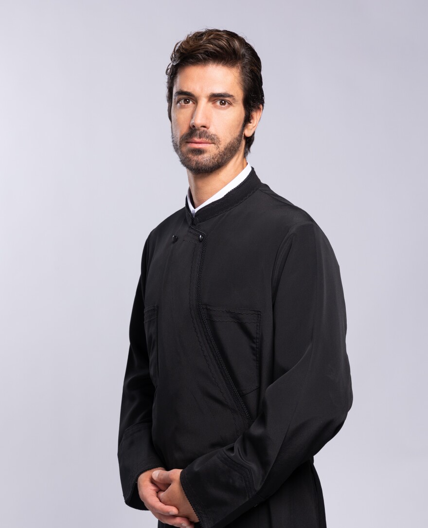 Δημήτρης Γκοτσόπουλος: Υποδύεται τον ιερέα στη σειρά Άγιος Έρωτας - Δεν είναι απλός ρόλος, λέει