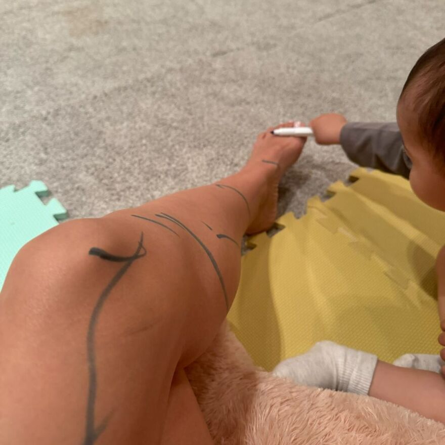 Ελένη Φουρέιρα: Παίζει στην παραλία με τον Αλμπέρτο Μποτία και τον γιο τους