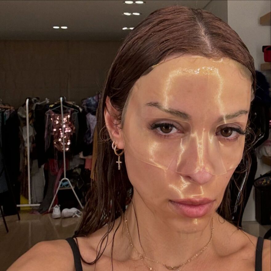 Ελένη Φουρέιρα: Παίζει στην παραλία με τον Αλμπέρτο Μποτία και τον γιο τους