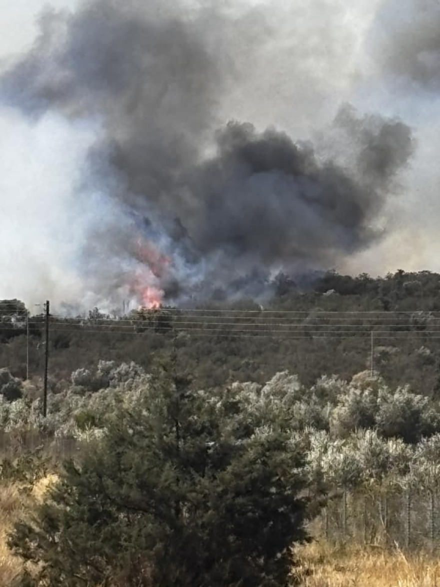 Φωτιά στην Αγία Μαρίνα Κορωπίου κοντά σε κατοικημένη περιοχή - Εστάλη 112 για εκκένωση οικισμών