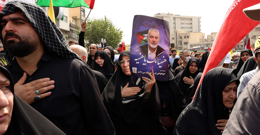 Ισμαήλ Χανίγια: Κοσμοσυρροή και φωνές για εκδίκηση στην κηδεία του στην Τεχεράνη - Δείτε φωτογραφίες και βίντεο