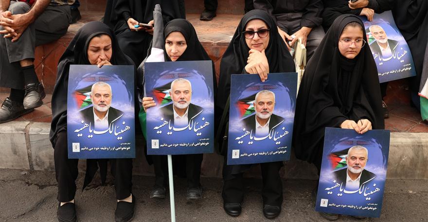 Ισμαήλ Χανίγια: Κοσμοσυρροή και φωνές για εκδίκηση στην κηδεία του στην Τεχεράνη - Δείτε φωτογραφίες και βίντεο