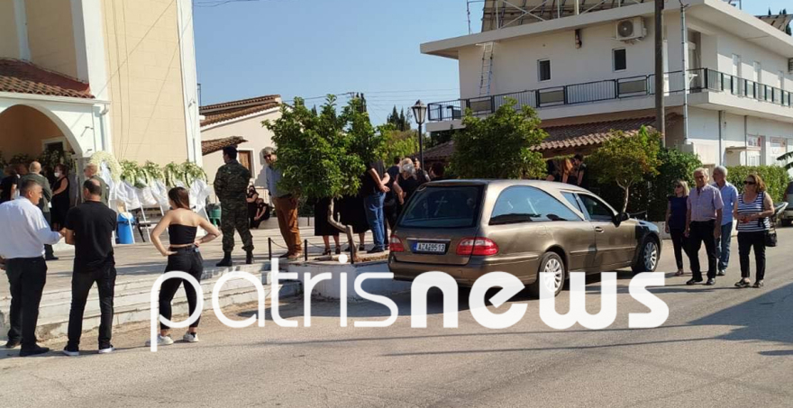 Τροχαίο στη Μεσσηνία: Σπαραγμός στην κηδεία της 12χρονης και του 44χρονου πατέρα της στα Καλύβια Ηλείας