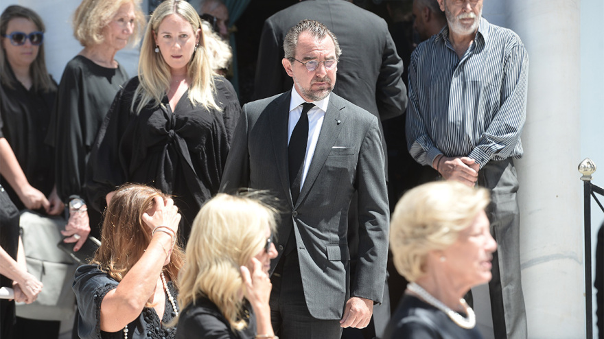 Κηδεία πρίγκιπα Μιχαήλ: Ποιοι «γαλαζοαίματοι» έδωσαν το παρών στην κηδεία του Michel de Grèce - Στο Τατόι έγινε η ταφή του 