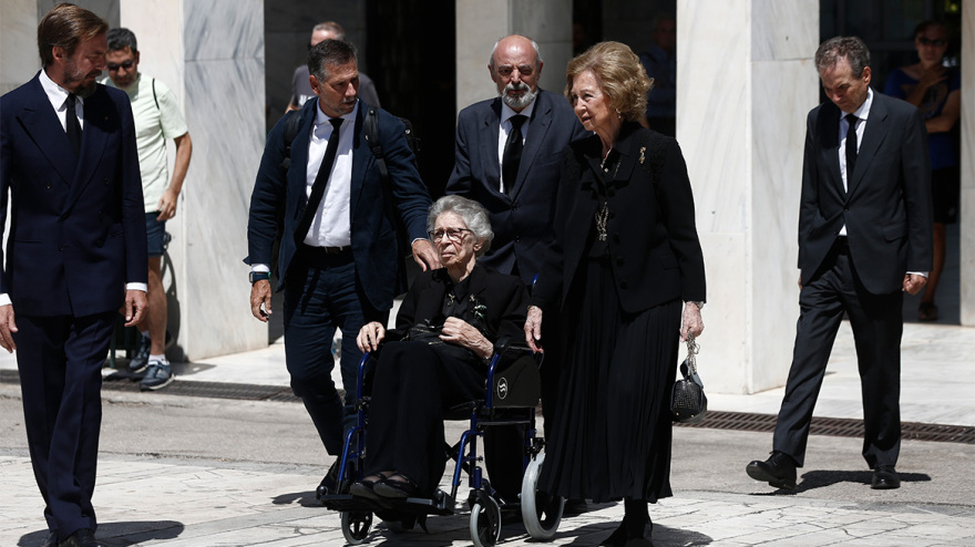 Κηδεία πρίγκιπα Μιχαήλ: Ποιοι «γαλαζοαίματοι» έδωσαν το παρών στην κηδεία του Michel de Grèce - Στο Τατόι έγινε η ταφή του 