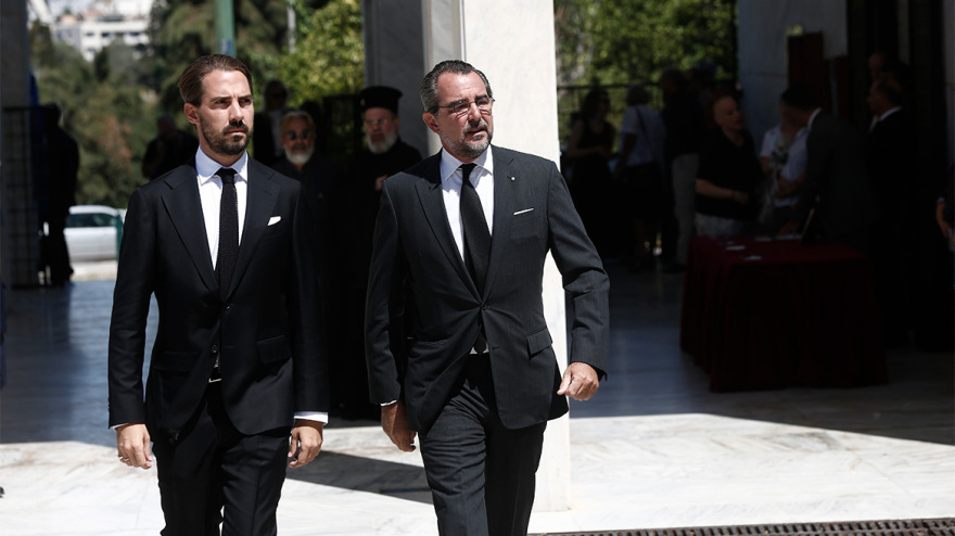 Κηδεία πρίγκιπα Μιχαήλ: Ποιοι «γαλαζοαίματοι» έδωσαν το παρών στην κηδεία του Michel de Grèce - Στο Τατόι έγινε η ταφή του 