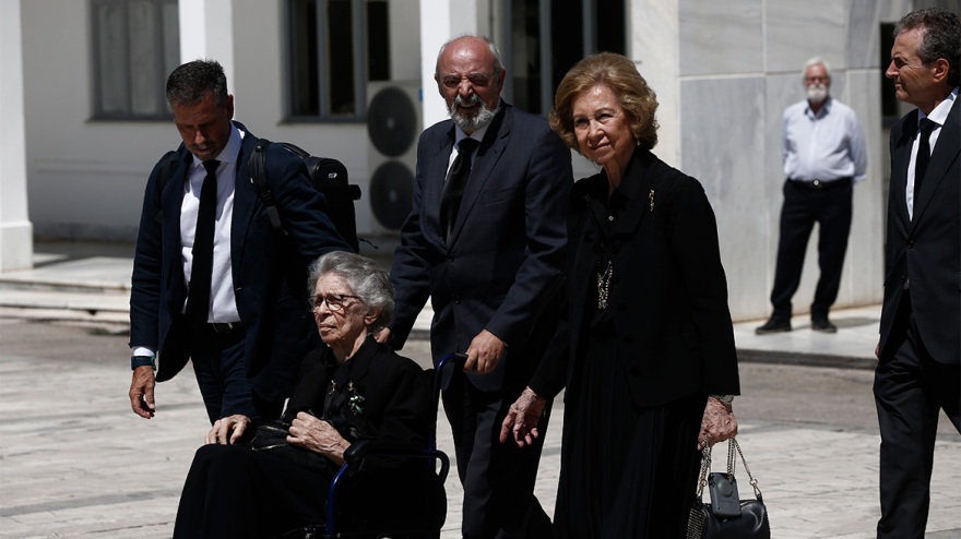 Κηδεία πρίγκιπα Μιχαήλ: Ποιοι «γαλαζοαίματοι» έδωσαν το παρών στην κηδεία του Michel de Grèce - Στο Τατόι έγινε η ταφή του 