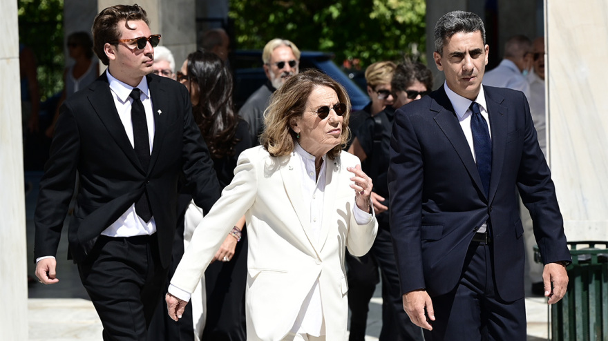 Κηδεία πρίγκιπα Μιχαήλ: Ποιοι «γαλαζοαίματοι» έδωσαν το παρών στην κηδεία του Michel de Grèce - Στο Τατόι έγινε η ταφή του 