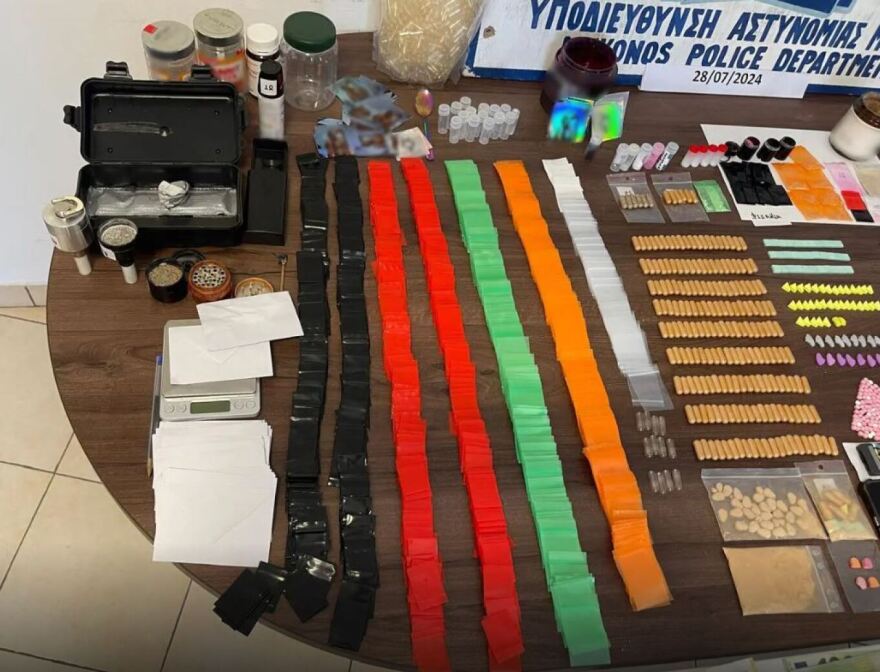 Μύκονος: Αρνείται τις κατηγορίες για συμμετοχή στο κύκλωμα ναρκωτικών η DJ - Ολόκληρη η απολογία της 