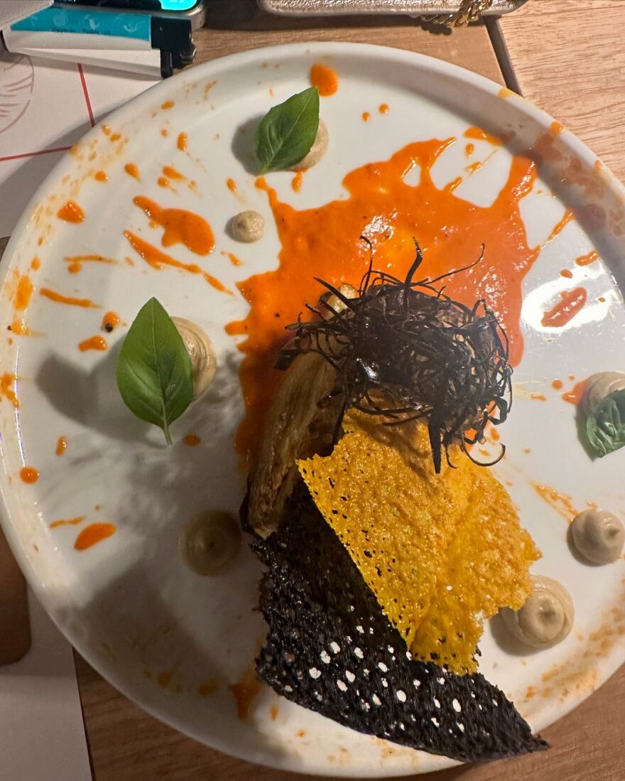 Κατερίνα Καινούργιου – Σταματίνα Τσιμτσιλή: Βραδινή έξοδος για τις δύο παρουσιάστριες στην Πάρο