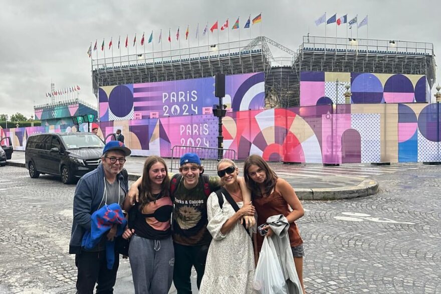 Σάρα Τζέσικα Πάρκερ - Μάθιου Μπρόντερικ: Στο Παρίσι για τους Ολυμπιακούς Αγώνες με τα παιδιά τους 