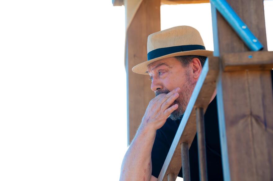 Δήμητρα Ματσούκα:  Φωτογράφηση αλά Baywatch για την παράταση της επιθεώρησης στο «Άλσος»