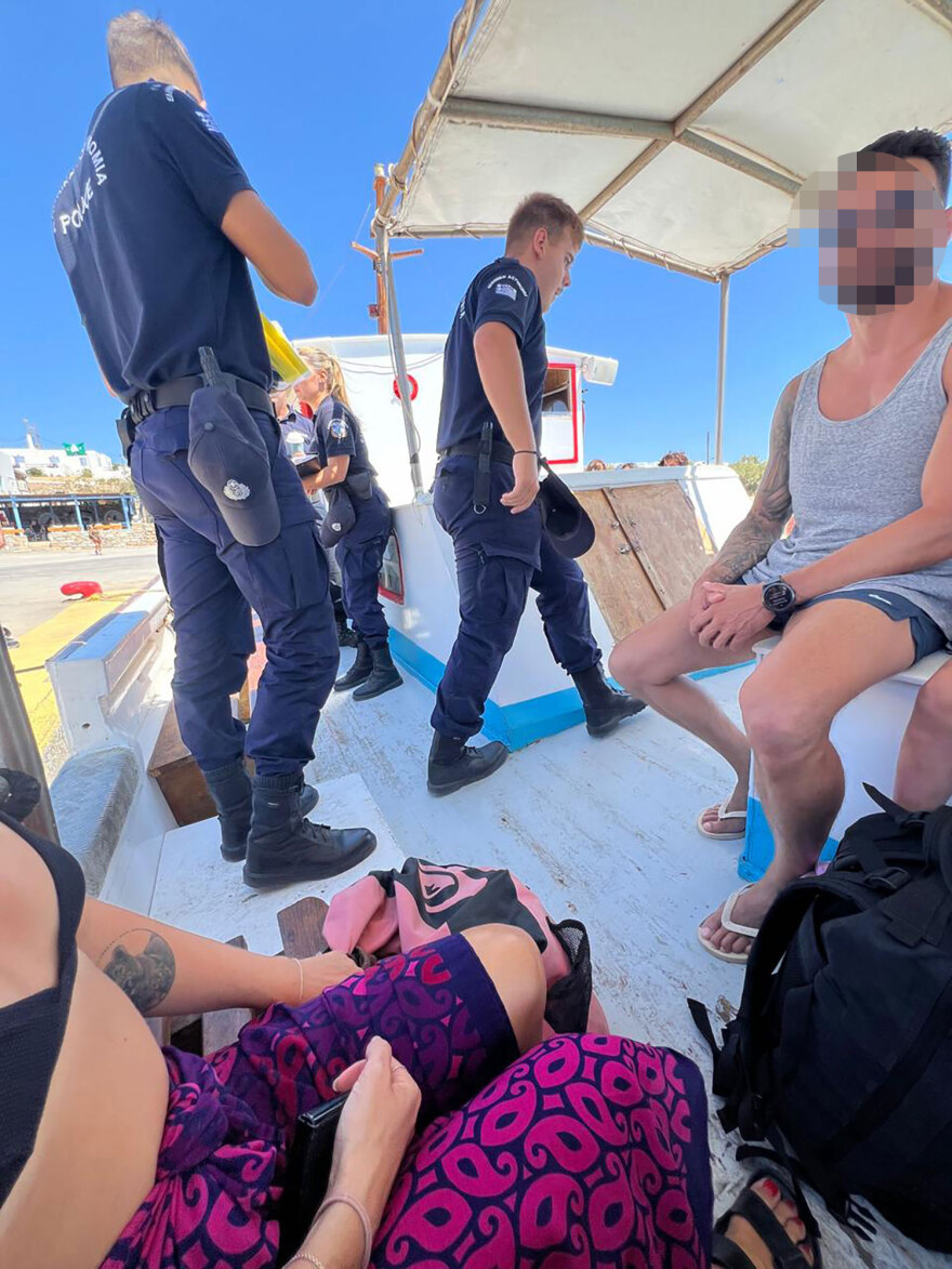 Έφοδοι της ΕΛ.ΑΣ. με το καΐκι στο Κάτω Κουφονήσι για το παράνομο κάμπινγκ - Δείτε βίντεο και  φωτογραφίες