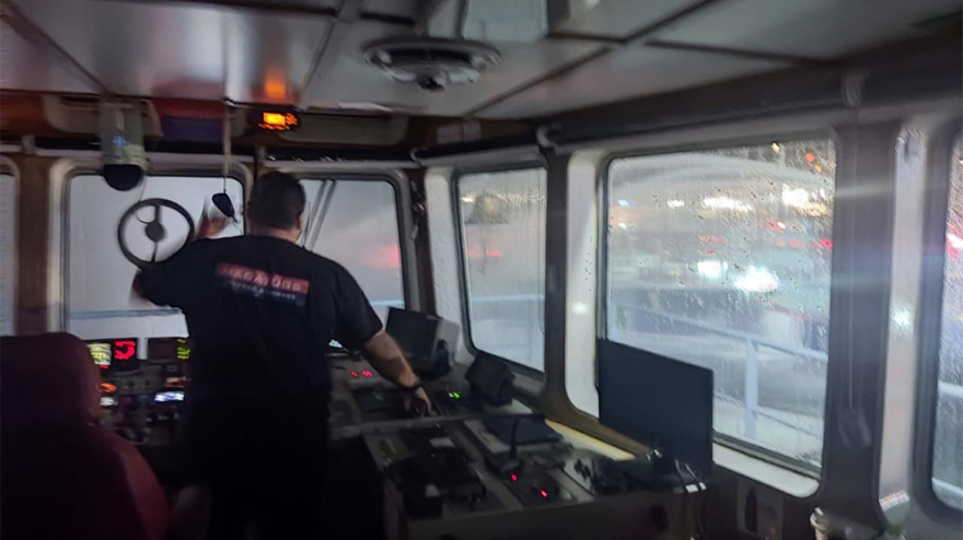 Νέα βίντεο από την επιχείρηση κατάσβεσης σε τρία σκάφη στη Μαρίνα Ζέας - Απεγκλωβίστηκαν 10 άτομα