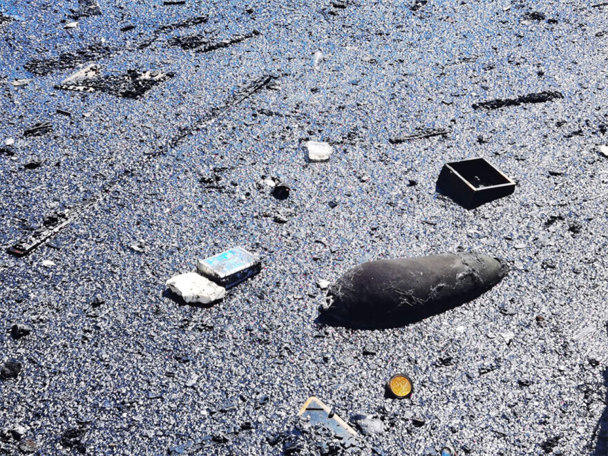 Βυθίζονται τα τρία σκάφη που κάηκαν στη Μαρίνα Ζέας