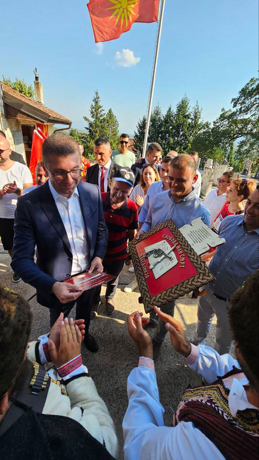 Βόρεια Μακεδονία: Νέα πρόκληση Μίτσκοσκι σε εκδήλωση μνήμης για την εξέγερση του Ίλιντεν