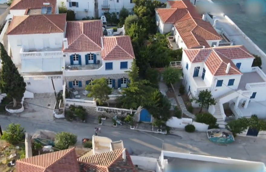 Βίντεο και φωτογραφίες από την παράνομη και αυθαίρετη πισίνα του Κασσελάκη στις Σπέτσες