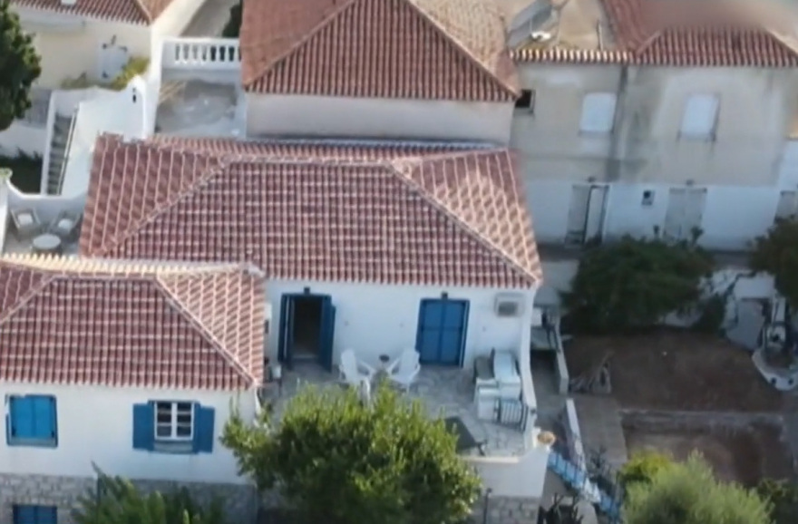 Βίντεο και φωτογραφίες από την παράνομη και αυθαίρετη πισίνα του Κασσελάκη στις Σπέτσες