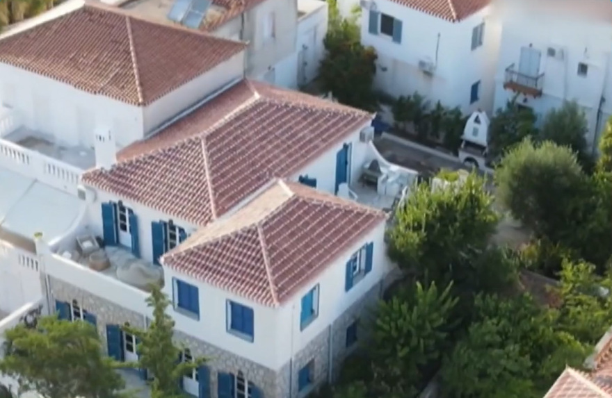 Βίντεο και φωτογραφίες από την παράνομη και αυθαίρετη πισίνα του Κασσελάκη στις Σπέτσες