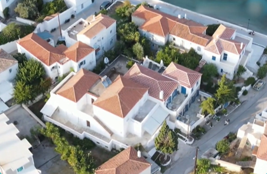 Βίντεο και φωτογραφίες από την παράνομη και αυθαίρετη πισίνα του Κασσελάκη στις Σπέτσες