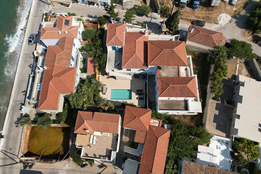 Η παράνομη και αυθαίρετη πισίνα του Κασσελάκη  στις Σπέτσες - Βίντεο, φωτογραφίες