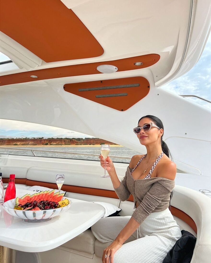 Νικόλ Σέρζινγκερ: Χαλαρώνει σε σκάφος