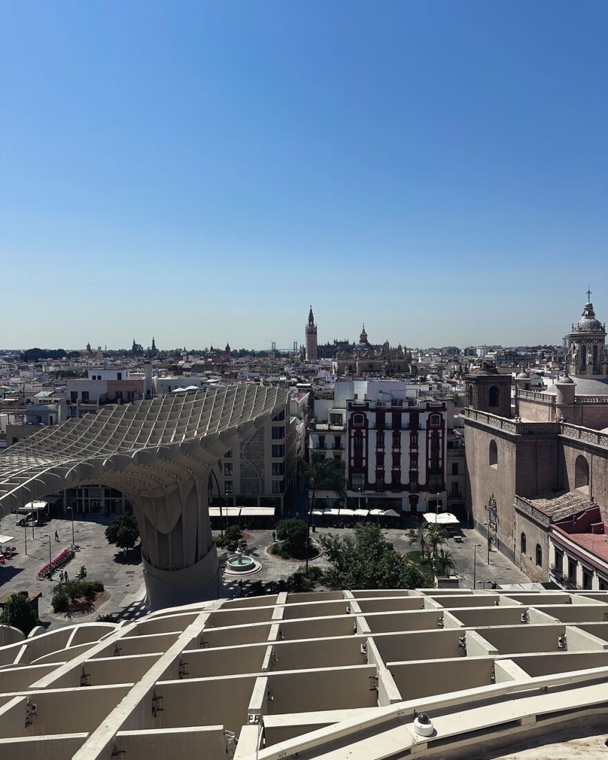 Δανάη Μπάρκα: Ανάρτησε νέες φωτογραφίες από την Ισπανία στο Instagram 