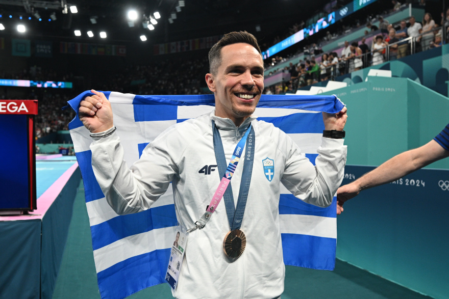 Λευτέρης Πετρούνιας: Η απονομή του ιστορικού χάλκινου μεταλλίου - «Είχα μαζί μου όλη την Ελλάδα» (βίντεο, φωτογραφίες)