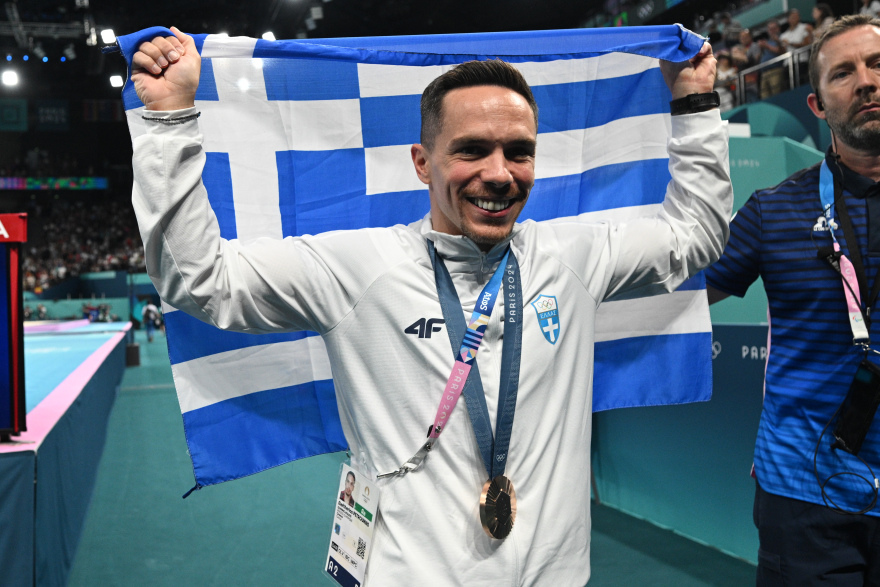 Λευτέρης Πετρούνιας: Η απονομή του ιστορικού χάλκινου μεταλλίου - «Είχα μαζί μου όλη την Ελλάδα» (βίντεο, φωτογραφίες)