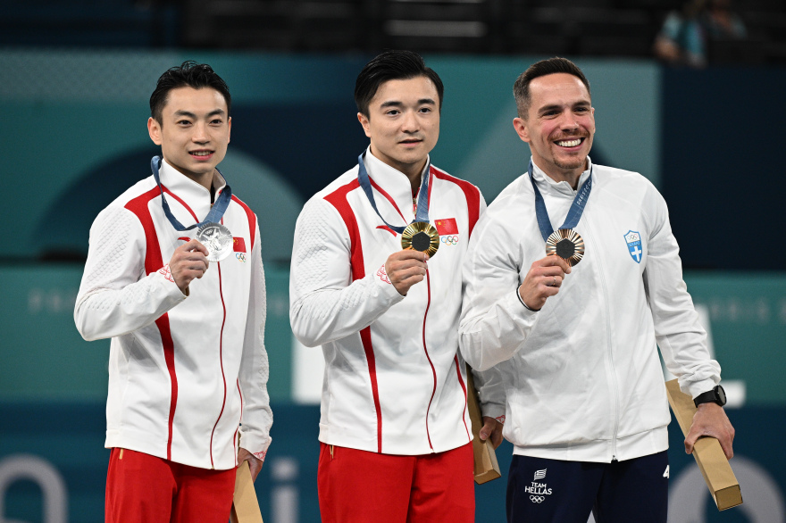 Λευτέρης Πετρούνιας: Η απονομή του ιστορικού χάλκινου μεταλλίου - «Είχα μαζί μου όλη την Ελλάδα» (βίντεο, φωτογραφίες)