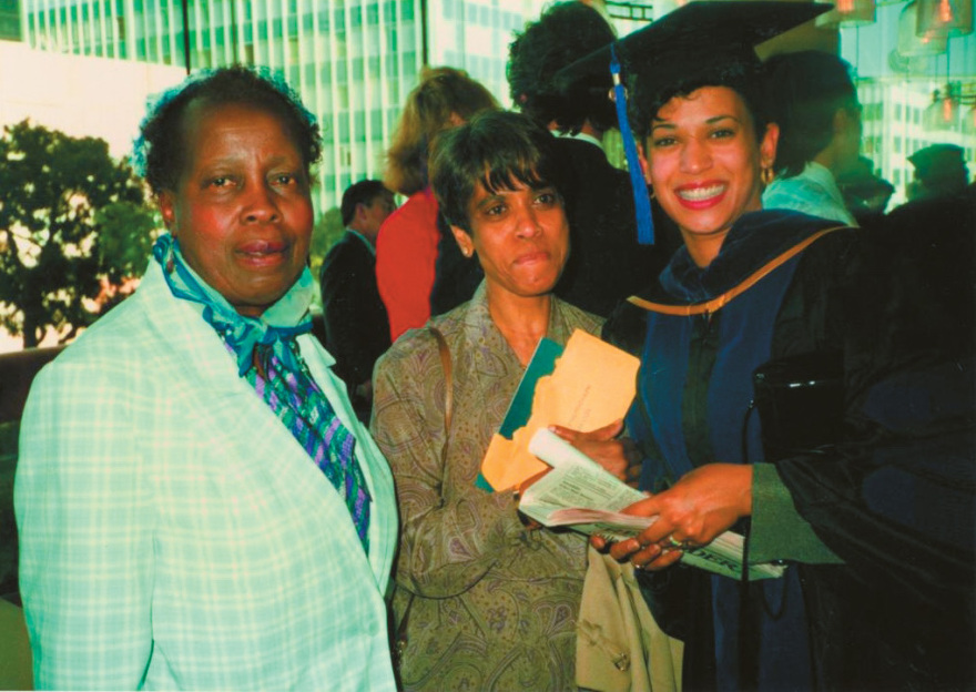 H Κάμαλα Χάρις επίσημα αντίπαλος του Τραμπ και... τον παίζει στα ίσια - Τα μυστικά και ψέματα της αντιπροέδρου των ΗΠΑ 