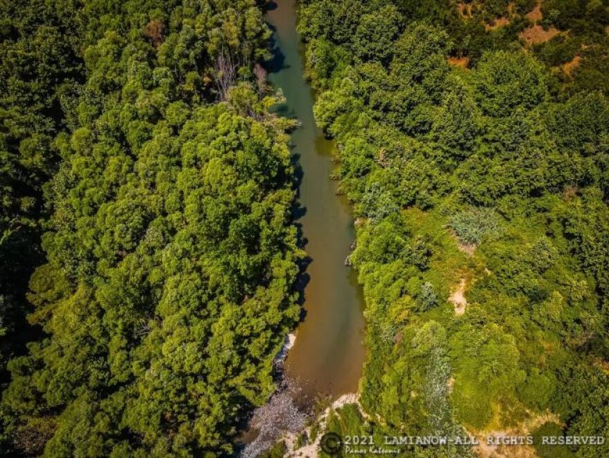 Φθιώτιδα : «Στέγνωσαν» ο Σπερχειός και οι παραπόταμοι από την ξηρασία - Δείτε φωτογραφίες και βίντεο