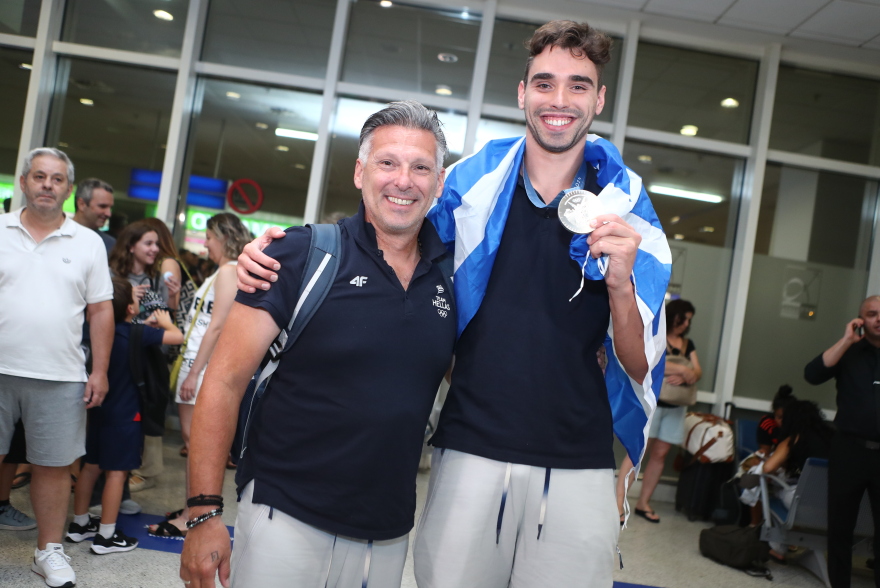 Ολυμπιακοί Αγώνες: Αποθεωτική υποδοχή του Χρήστου - Πού αφιέρωσε το μετάλλιο ο αργυρός Ολυμπιονίκης 