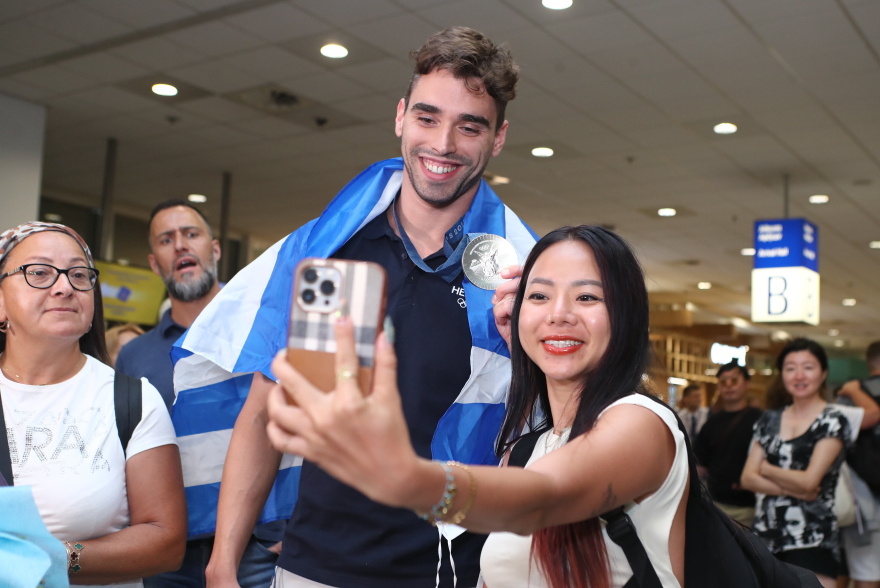 Ολυμπιακοί Αγώνες: Αποθεωτική υποδοχή του Χρήστου - Πού αφιέρωσε το μετάλλιο ο αργυρός Ολυμπιονίκης 