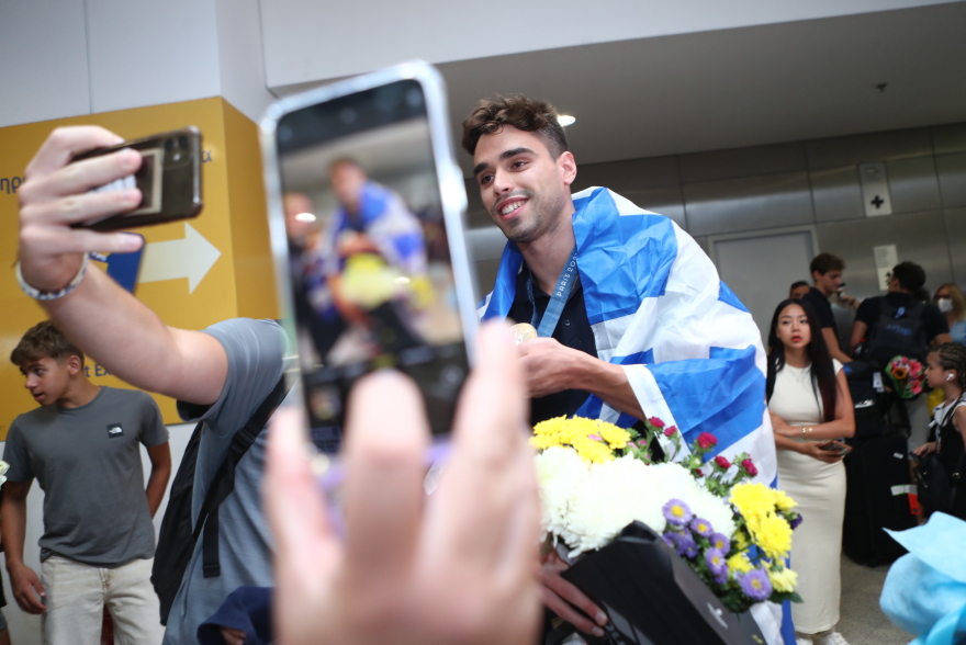 Ολυμπιακοί Αγώνες: Αποθεωτική υποδοχή του Χρήστου - Πού αφιέρωσε το μετάλλιο ο αργυρός Ολυμπιονίκης 