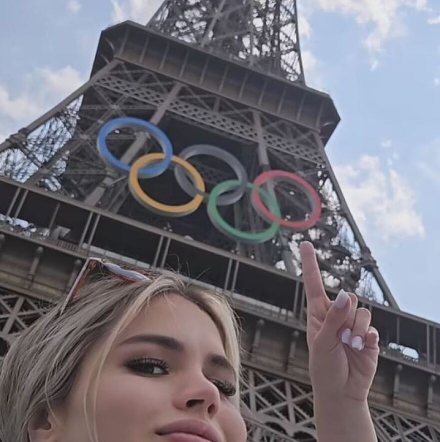 Ολυμπιακοί Αγώνες: Οι φωτογραφίες που έκαψαν την Παραγουανή κολυμβήτρια - «Δεν με έδιωξαν από το Ολυμπιακό χωριό» λέει τώρα