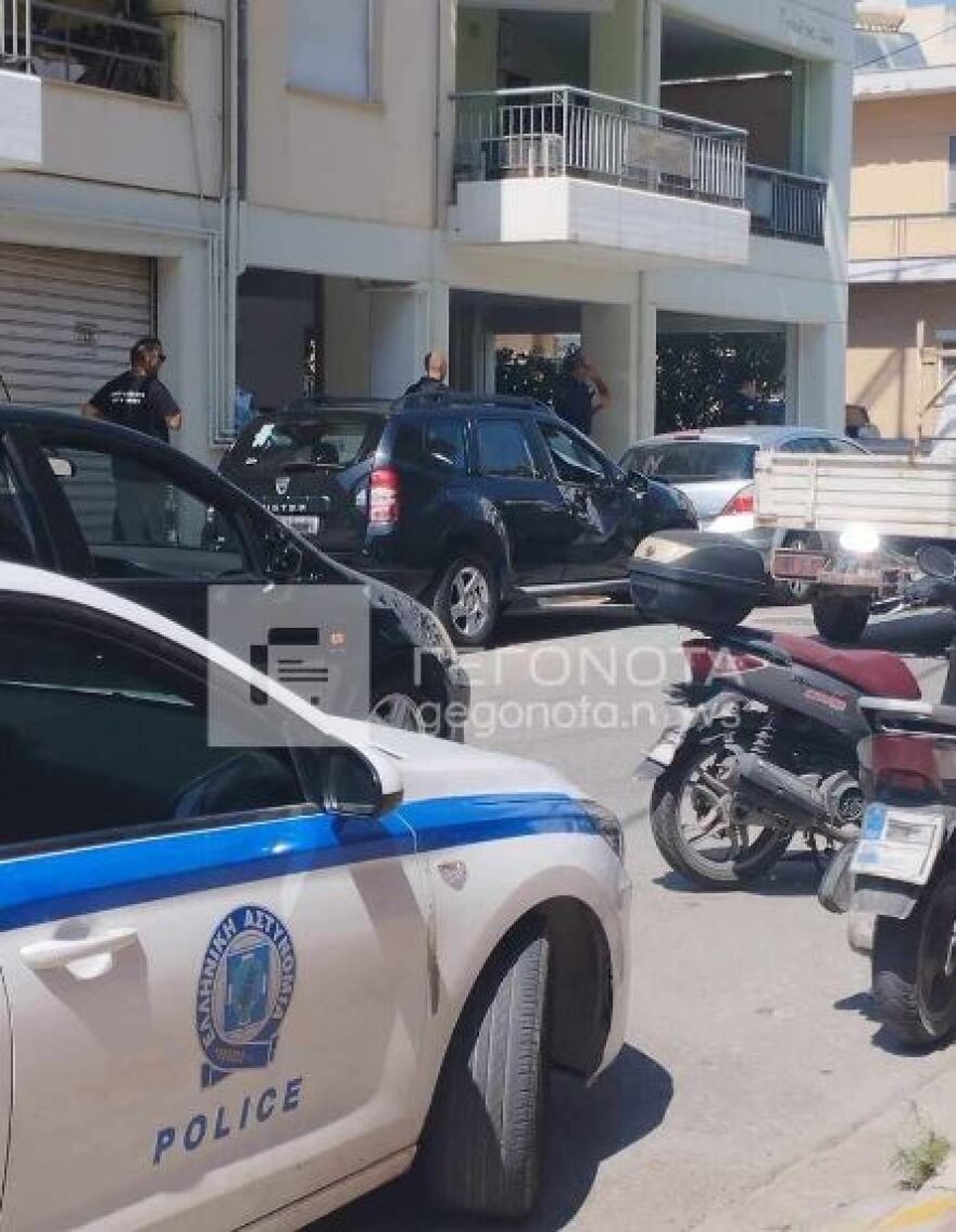 Βόλος: Άνδρας έπεσε από τον 2ο όροφο πολυκατοικίας - Φέρει σοβαρά κατάγματα στα χέρια και τα πόδια
