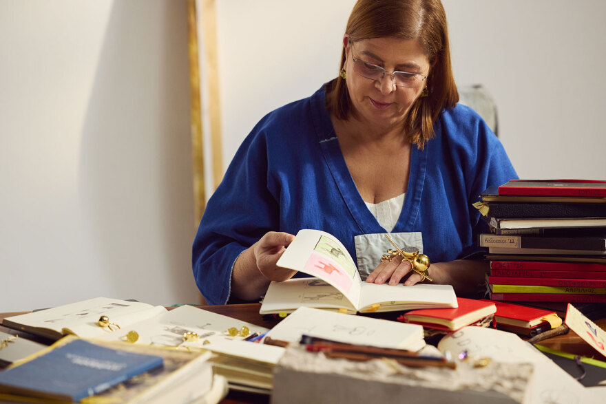 Έλενα Βότση: Ποια είναι η σχεδιάστρια του Ολυμπιακού μεταλλίου