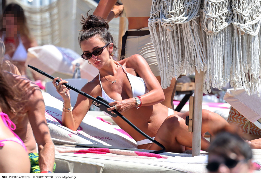 Κάντυ ΜακΝτέρμοτ: Στη Μύκονο κάνει διακοπές το διάσημο μοντέλο 