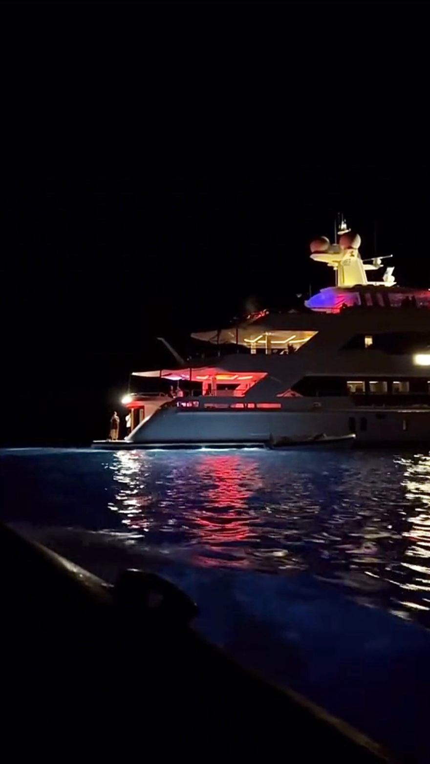 Κάντυ ΜακΝτέρμοτ: Στη Μύκονο κάνει διακοπές το διάσημο μοντέλο 