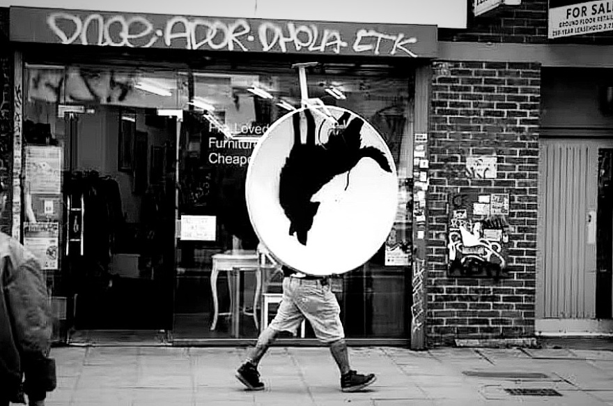 Banksy: Δεν πρόλαβε να το φτιάξει και κάποιοι έκλεψαν το τελευταίο έργο του