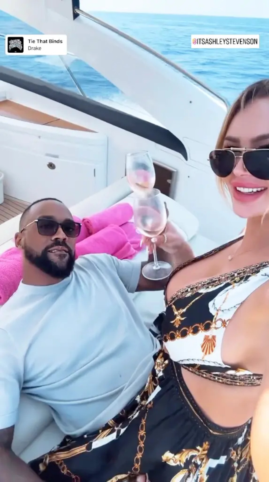 Μάρκους Τζόρνταν: Η κάμερα τον έπιασε να σνιφάρει λευκή σκόνη στο Μονακό  μαζί με την παρέα του - Δείτε εικόνες