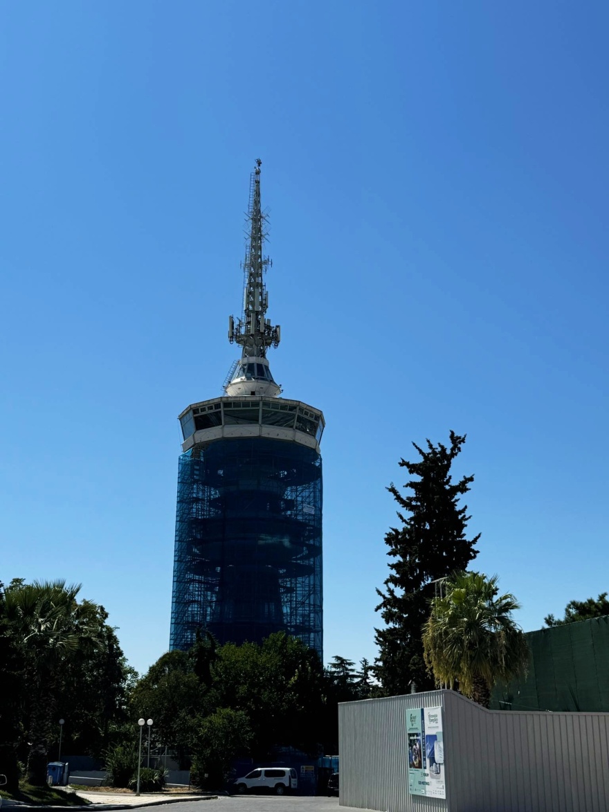 Θεσσαλονίκη: Ο πύργος του ΟΤΕ «ντυμένος» με σκαλωσιές	