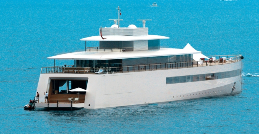 Ιταλία: Η θαλαμηγός Venus που ανήκε στον Στιβ Τζομπς συγκρούστηκε με σούπερ γιοτ στα ανοιχτά της Νάπολης, δείτε βίντεο