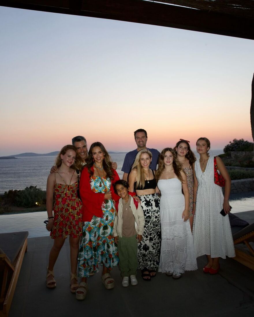 Τζέσικα Άλμπα: Έδωσε στους θαυμαστές της μια γεύση από τις διακοπές της στη Μύκονο - Οι νέες φωτογραφίες