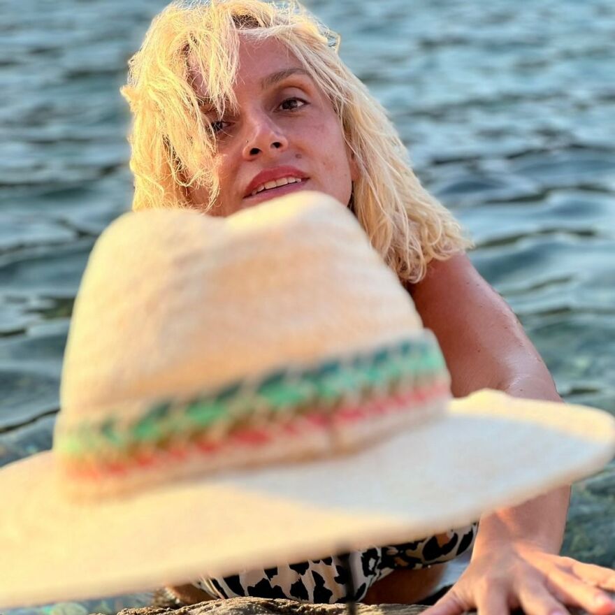 Ελεωνόρα Ζουγανέλη: Οι καλοκαιρινές αποδράσεις συνεχίζονται - Τα νέα στιγμιότυπα στη θάλασσα 