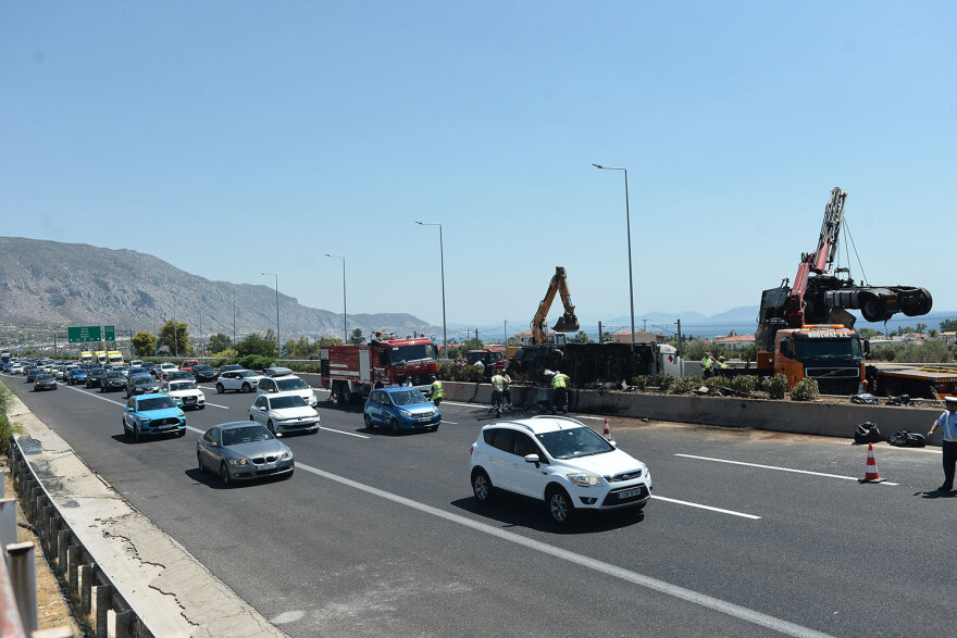 Εθνική οδός Αθηνών-Κορίνθου: Αποκαταστάθηκε η κυκλοφορία στο ρεύμα προς Αθήνα μετά το ατύχημα με βυτιοφόρο